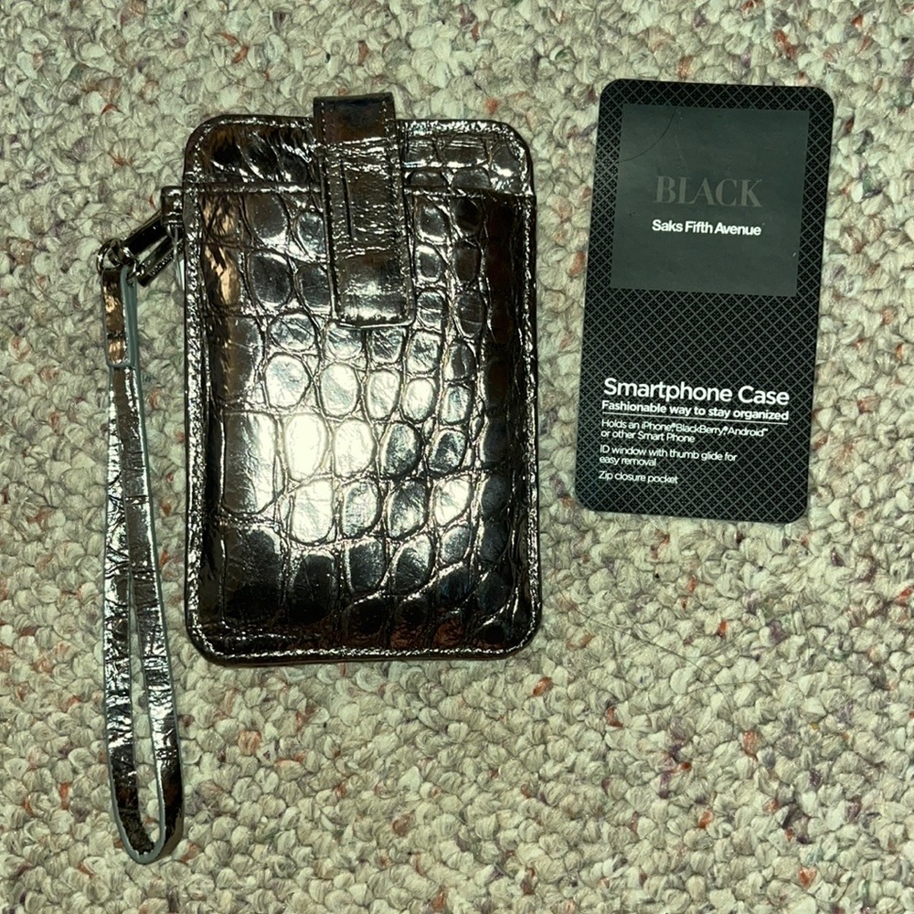 NWT 🚨 Saks Fifth Ave Leather Silver Wallet